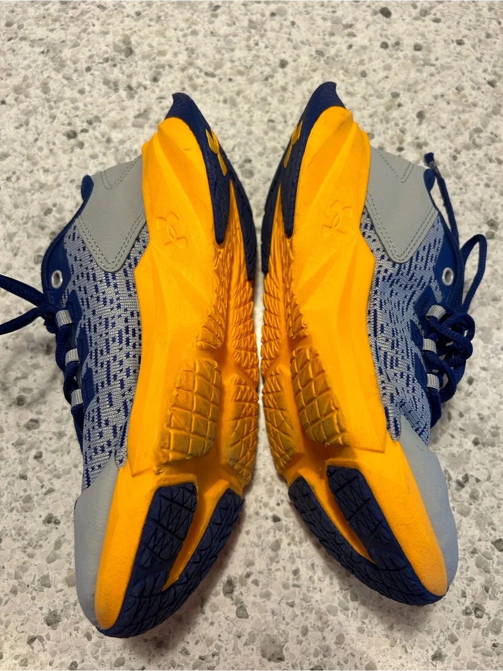 Under Armour Scramjet 5 GS kids sneakers size 5 5Y blue orange
